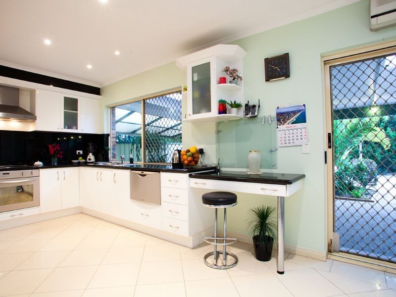 10 Norell Place, Eight Mile Plains QLD 4113