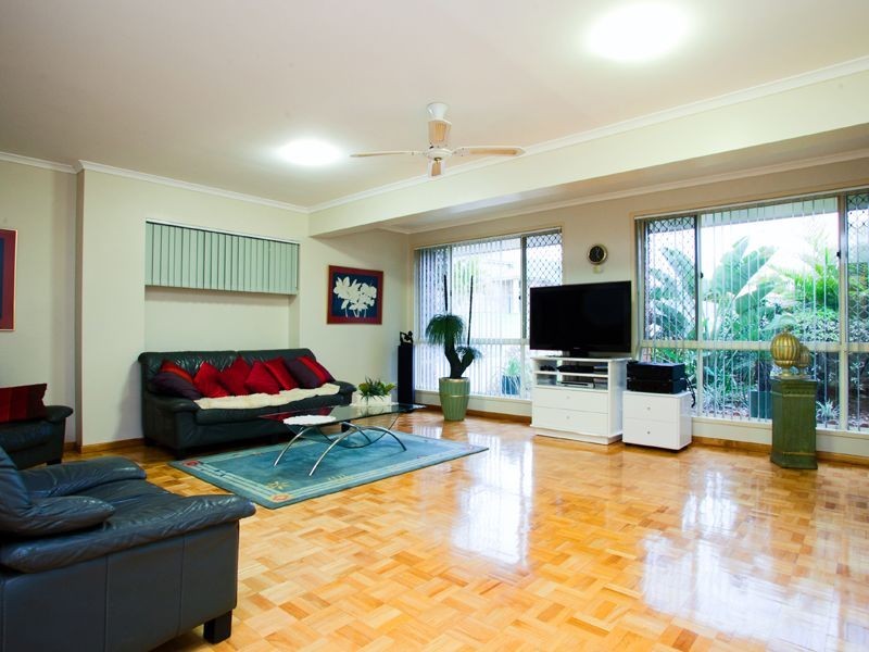 10 Norell Place, Eight Mile Plains QLD 4113