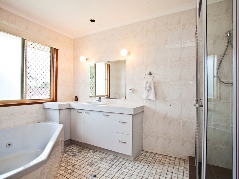 10 Norell Place, Eight Mile Plains QLD 4113