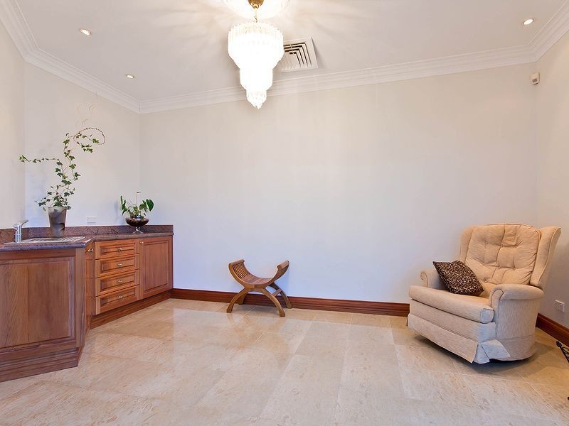17 Boom Court, Birkdale QLD 4159