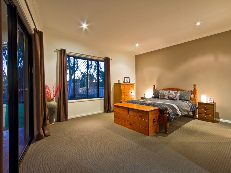 54 Hardy Road, Birkdale QLD 4159