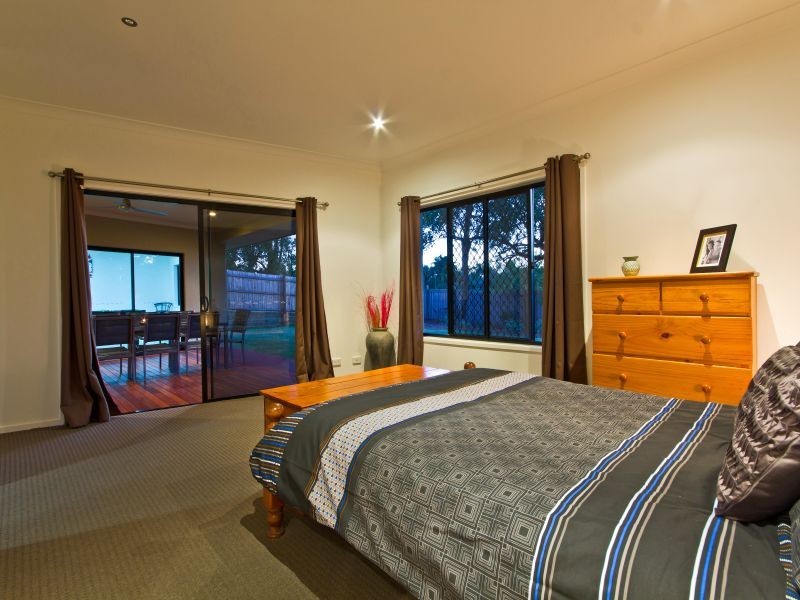 54 Hardy Road, Birkdale QLD 4159