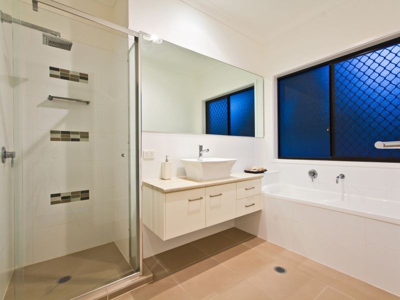 54 Hardy Road, Birkdale QLD 4159