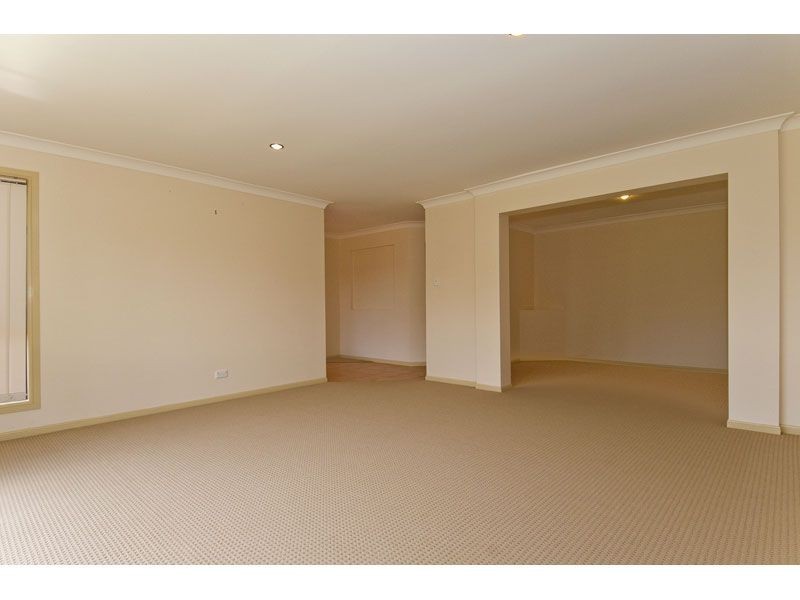 13 Saltwater Place, Redland Bay QLD 4165