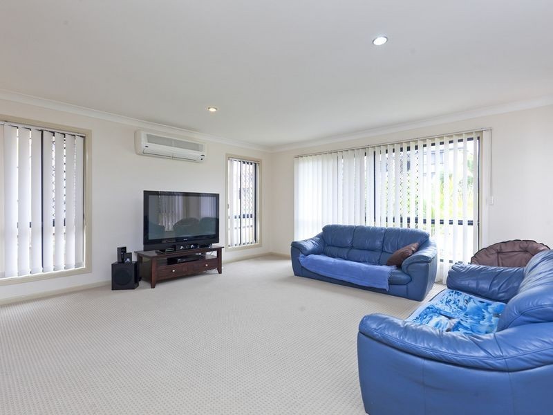 13 Saltwater Place, Redland Bay QLD 4165