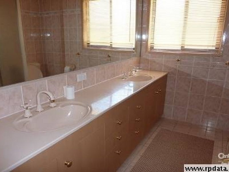 333 Bloomfield Street, Cleveland QLD 4163