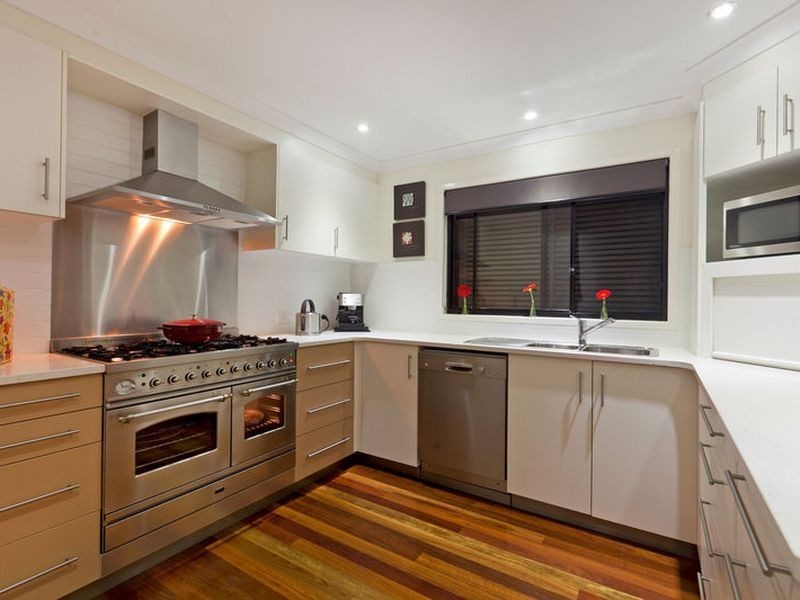 4 Cowley Street, Ormiston QLD 4160