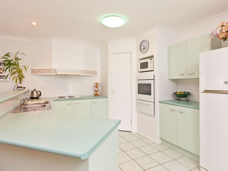 32 Marjorie Buckler Avenue, Redland Bay QLD 4165