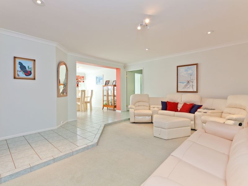 32 Marjorie Buckler Avenue, Redland Bay QLD 4165