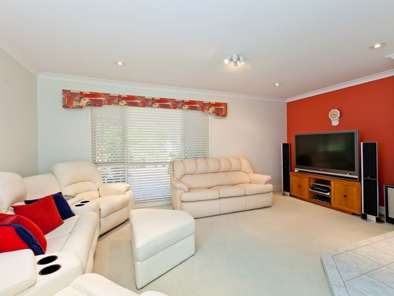 32 Marjorie Buckler Avenue, Redland Bay QLD 4165