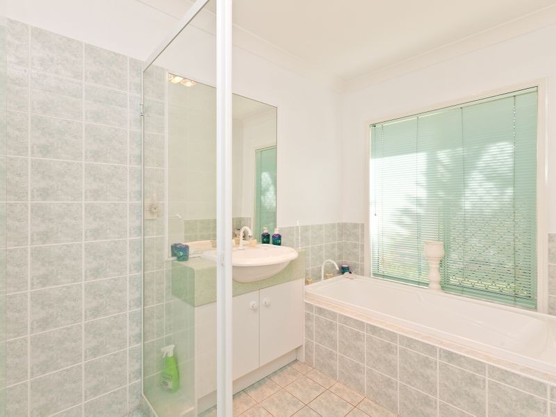 32 Marjorie Buckler Avenue, Redland Bay QLD 4165