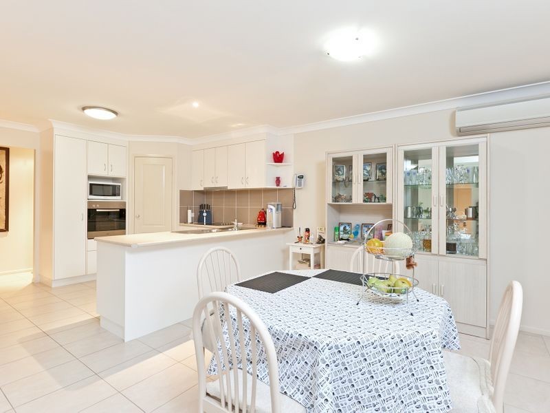 10 Scampi Place, Redland Bay QLD 4165