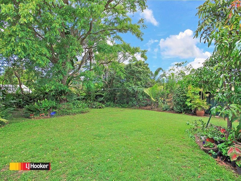 11 Azalea Street, Redland Bay QLD 4165