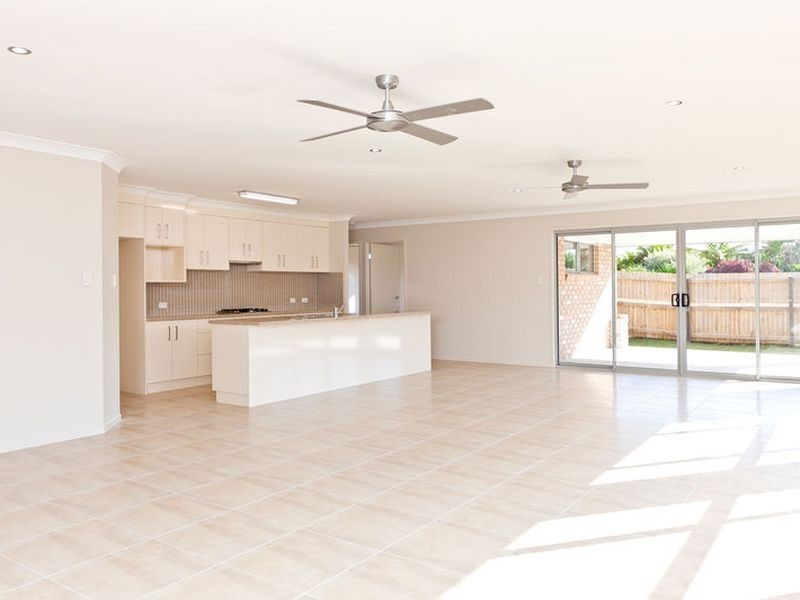 27 Parkgrove Street, Birkdale QLD 4159