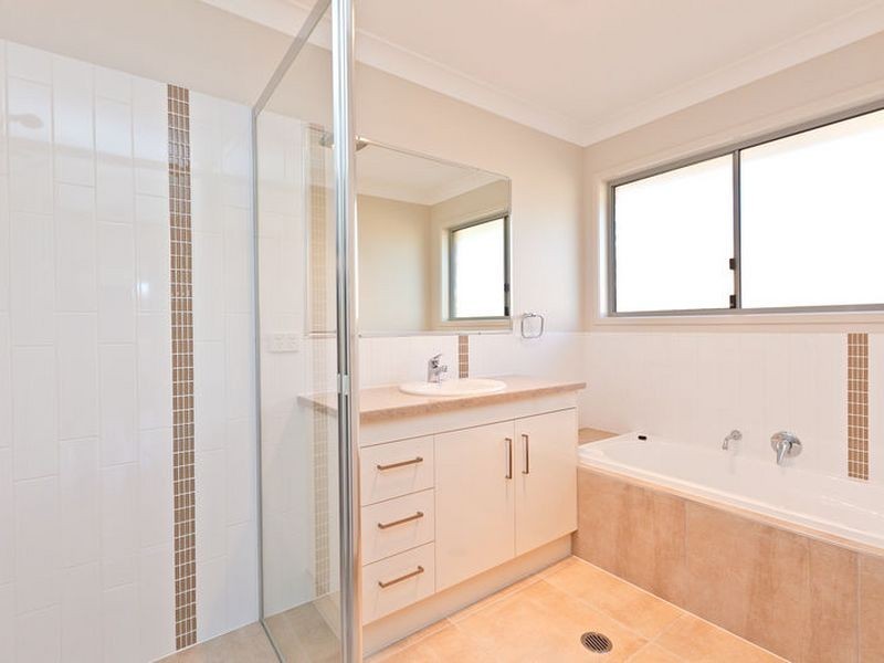 27 Parkgrove Street, Birkdale QLD 4159