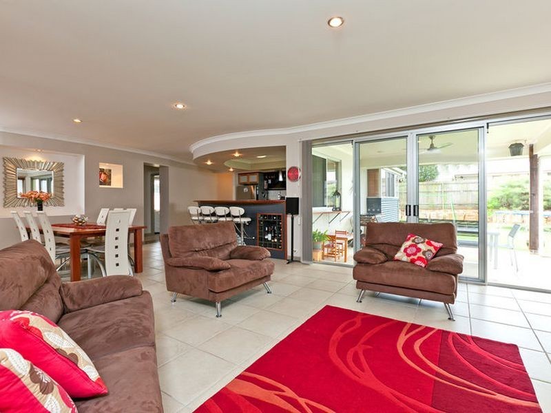 8 Plantation Place, Wellington Point QLD 4160