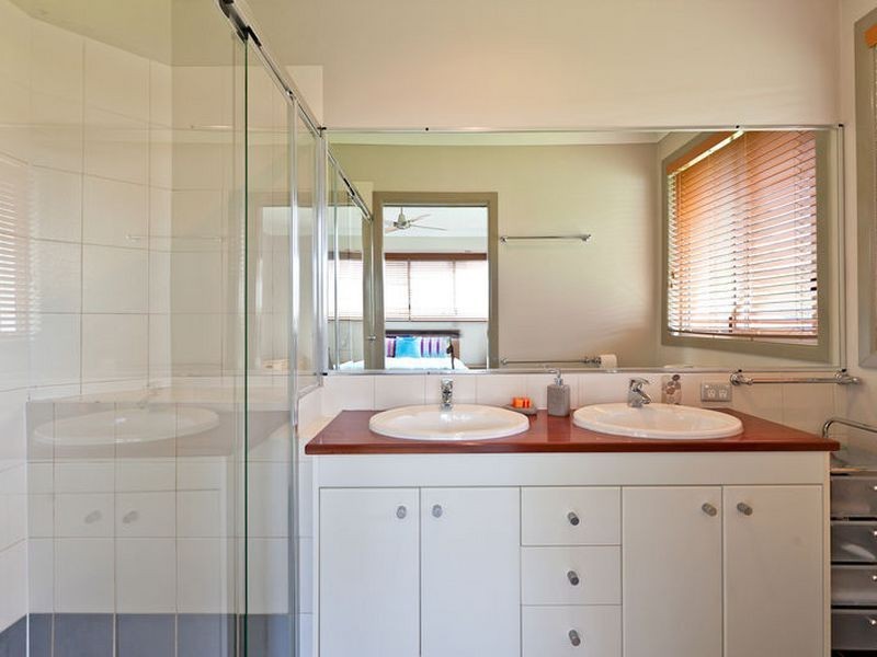 8 Plantation Place, Wellington Point QLD 4160