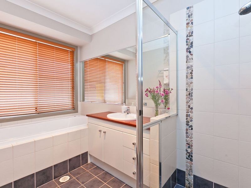 8 Plantation Place, Wellington Point QLD 4160