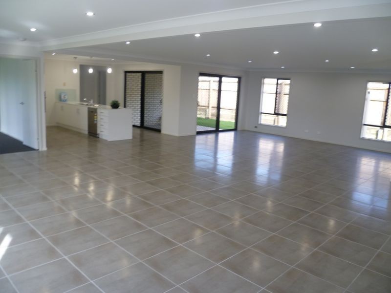 25 Whipbird Cct, Victoria Point QLD 4165