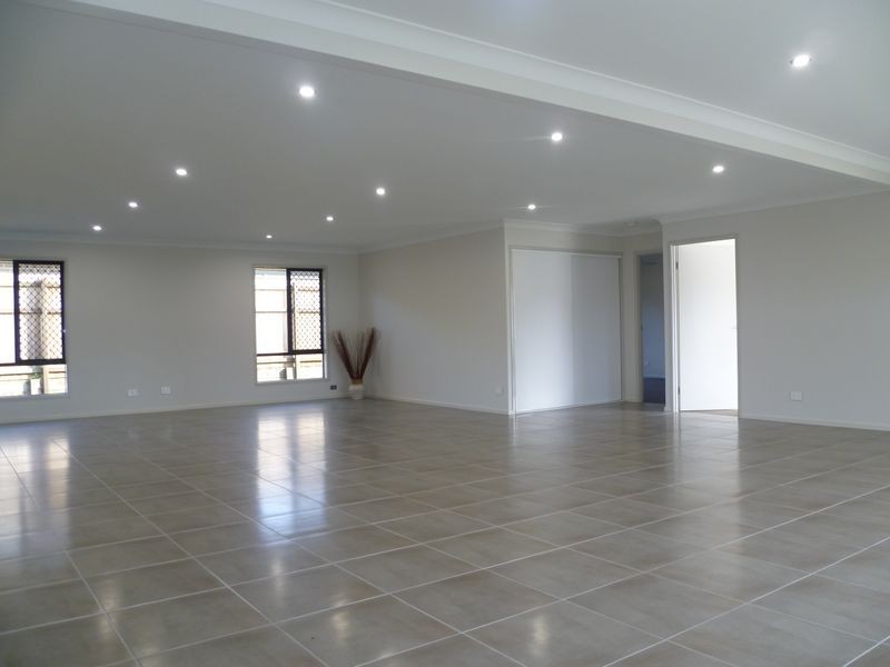 25 Whipbird Cct, Victoria Point QLD 4165