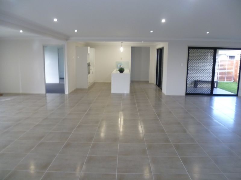 25 Whipbird Cct, Victoria Point QLD 4165