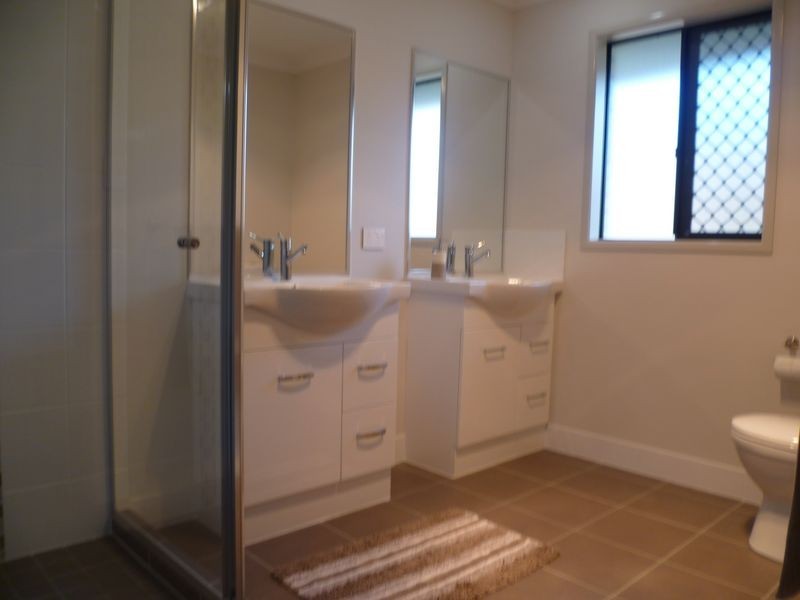 25 Whipbird Cct, Victoria Point QLD 4165