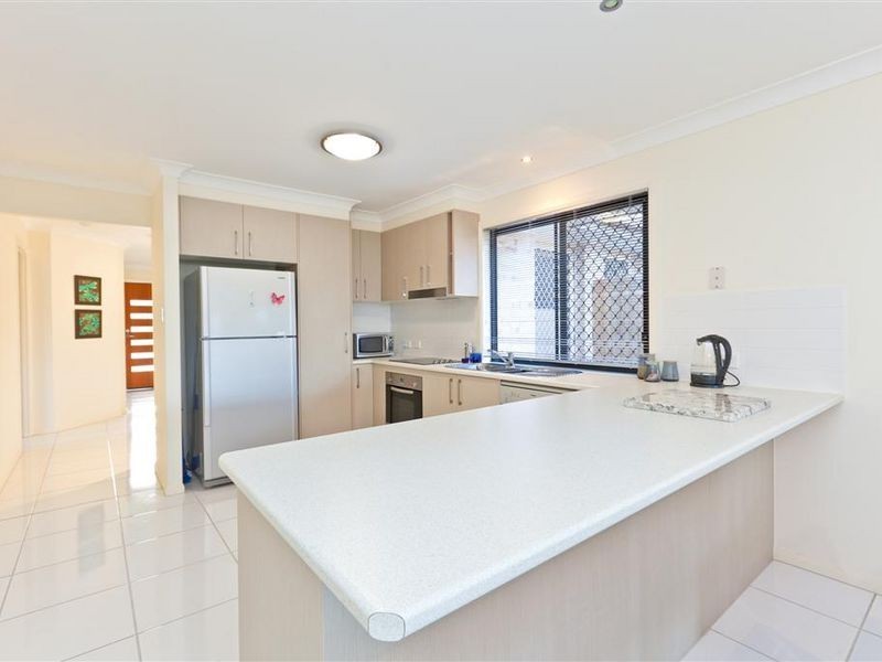 1/2 Sam Place, Thornlands QLD 4164