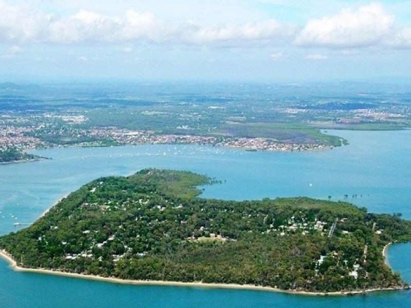 33 Shirley Street, Coochiemudlo Island QLD 4184