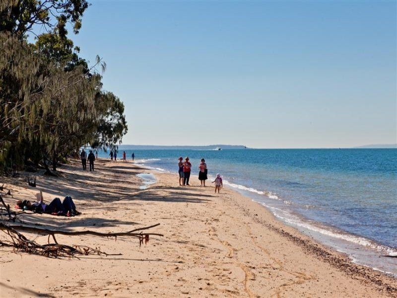 33 Shirley Street, Coochiemudlo Island QLD 4184