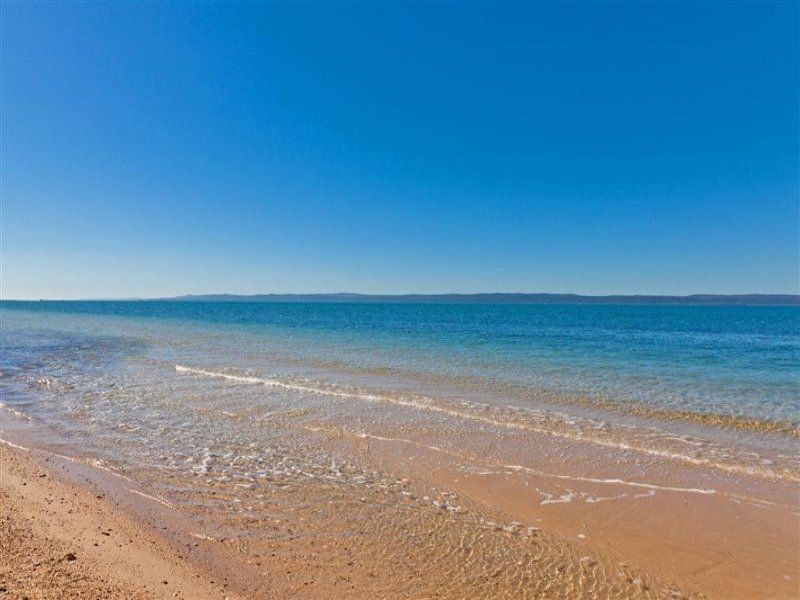 33 Shirley Street, Coochiemudlo Island QLD 4184