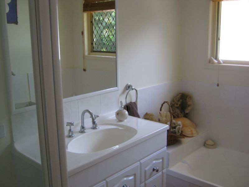 33 Shirley Street, Coochiemudlo Island QLD 4184