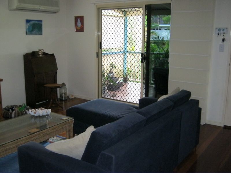 33 Shirley Street, Coochiemudlo Island QLD 4184