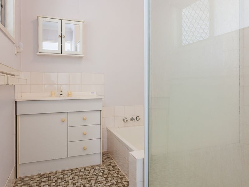 25 Myra Street, Birkdale QLD 4159