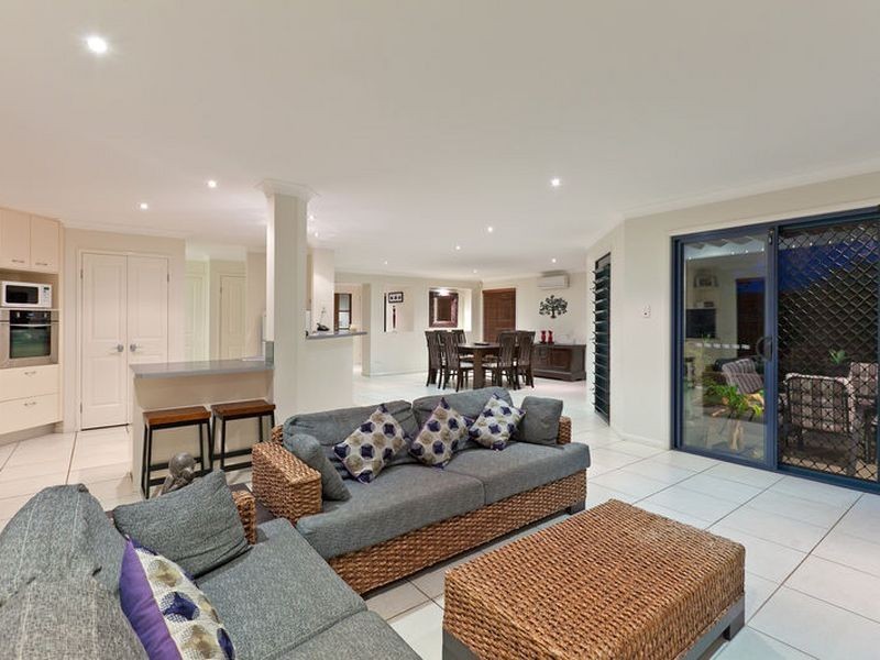 47 Trafalgar Vale Avenue, Wellington Point QLD 4160