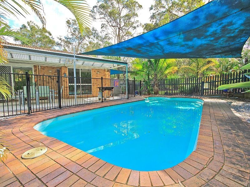 81 Lakeside Drive, Carbrook QLD 4130