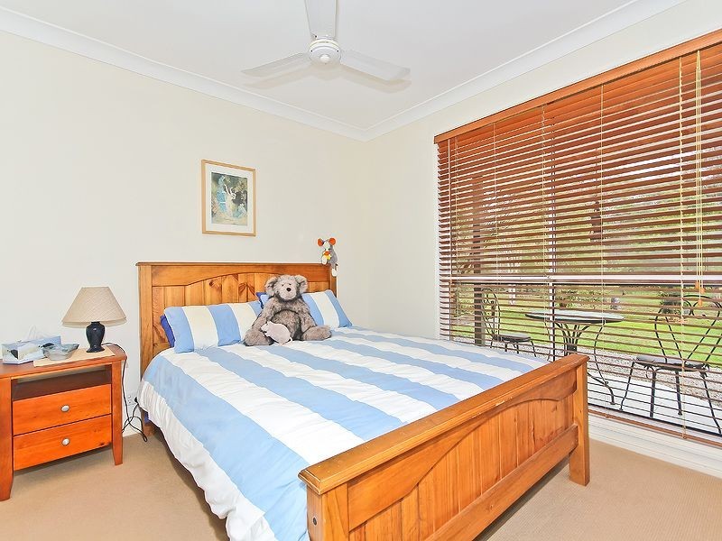 81 Lakeside Drive, Carbrook QLD 4130