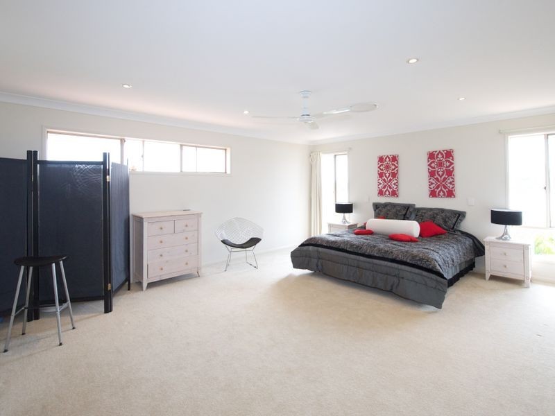 31 Trafalgar Vale Avenue, Wellington Point QLD 4160