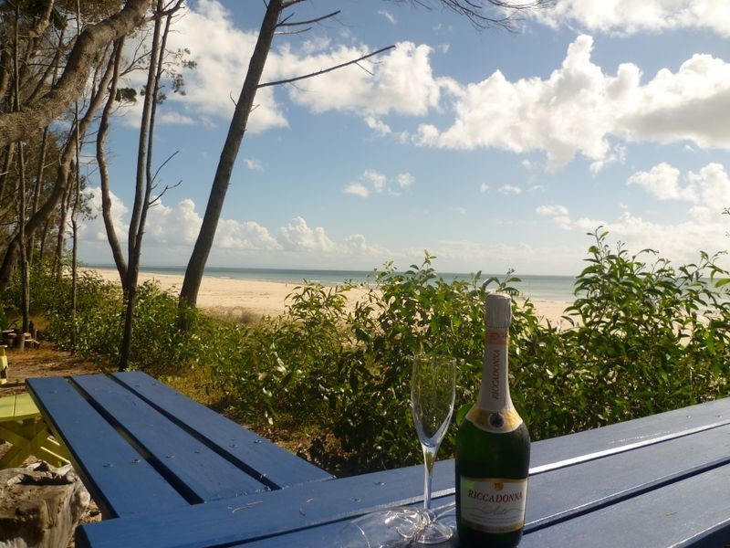 10 Old Ballow Street, Amity Point QLD 4183