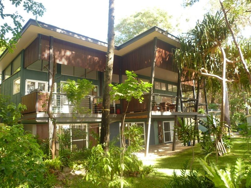 10 Old Ballow Street, Amity Point QLD 4183