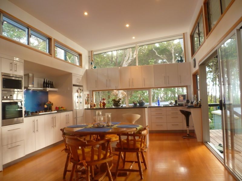 10 Old Ballow Street, Amity Point QLD 4183