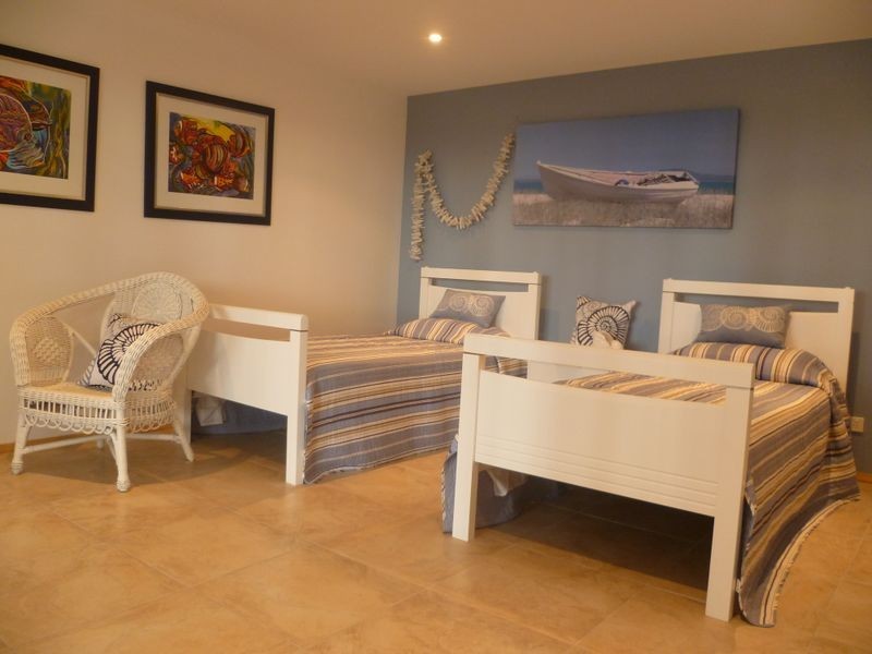 10 Old Ballow Street, Amity Point QLD 4183