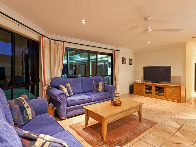 56 Hilliards Park Drive, Wellington Point QLD 4160