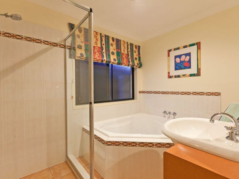 56 Hilliards Park Drive, Wellington Point QLD 4160
