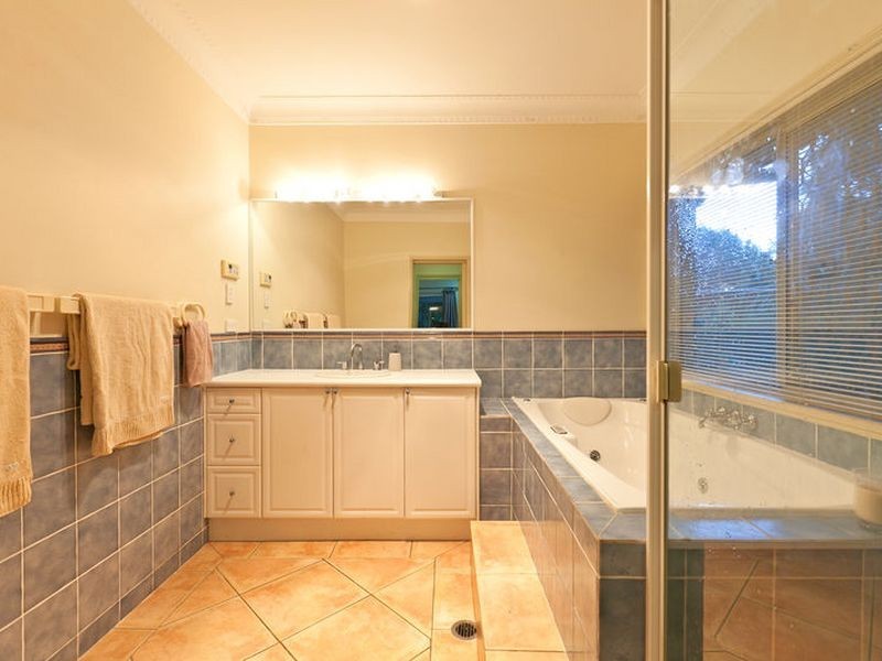 38 Valley Road, Wellington Point QLD 4160