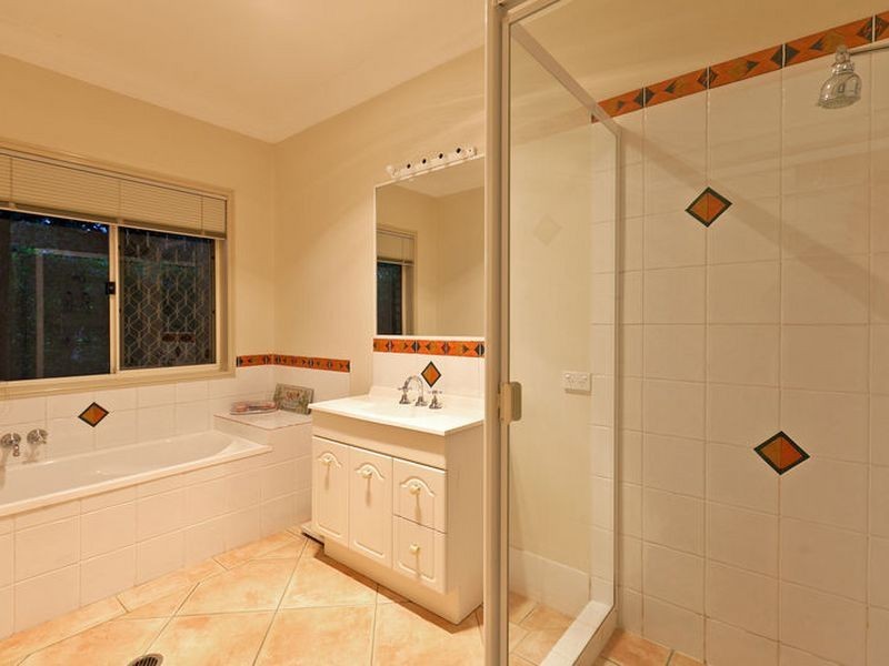 38 Valley Road, Wellington Point QLD 4160