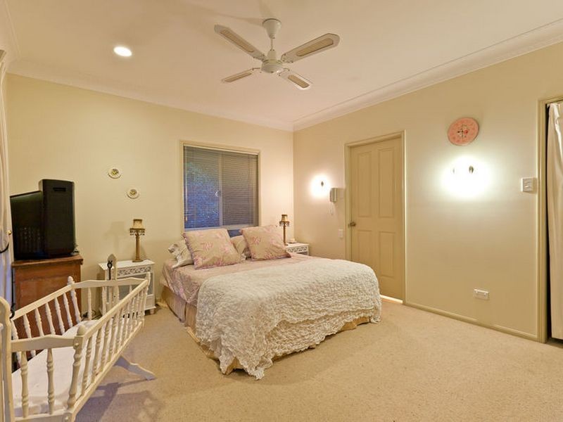 38 Valley Road, Wellington Point QLD 4160