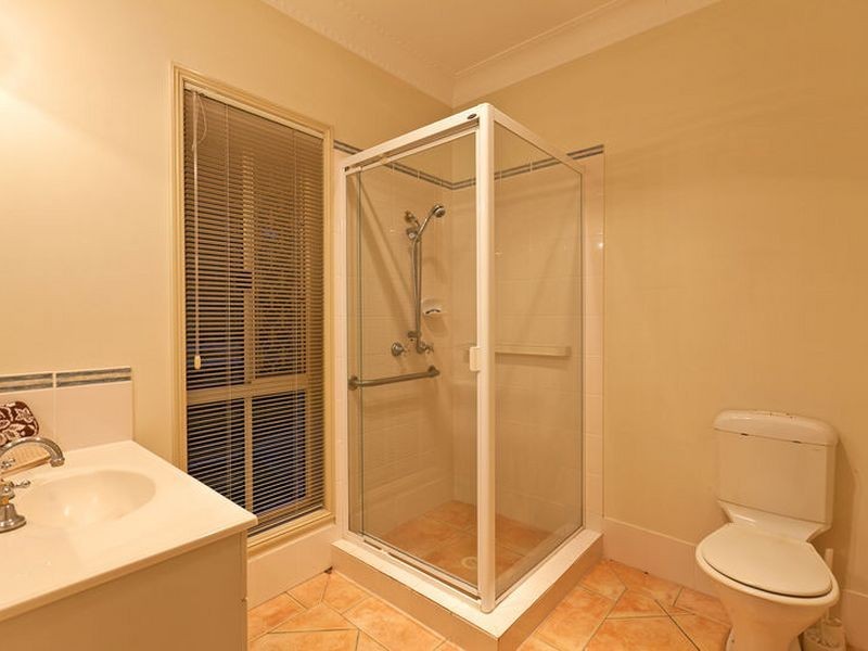 38 Valley Road, Wellington Point QLD 4160