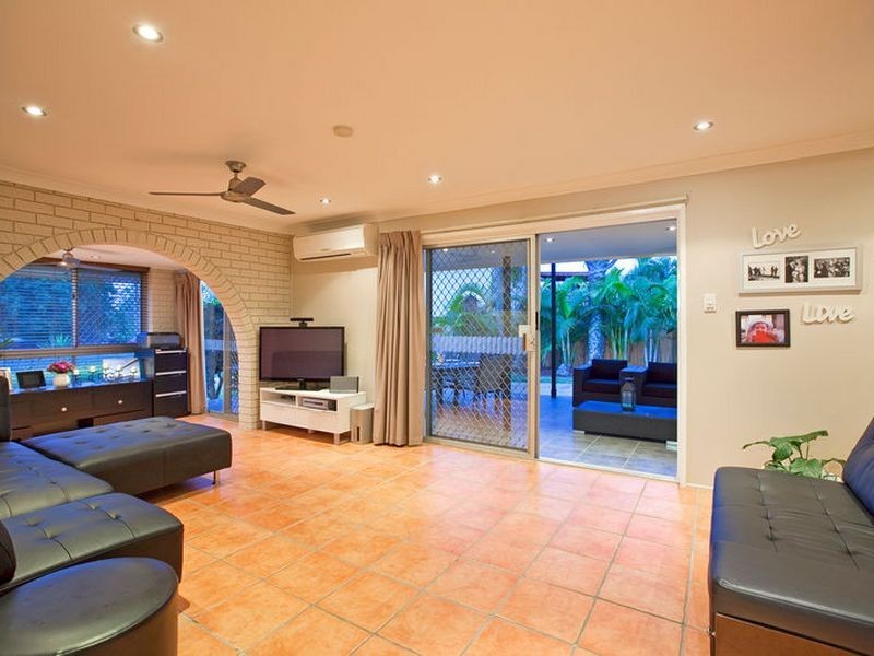 19 Leyton Street, Birkdale QLD 4159