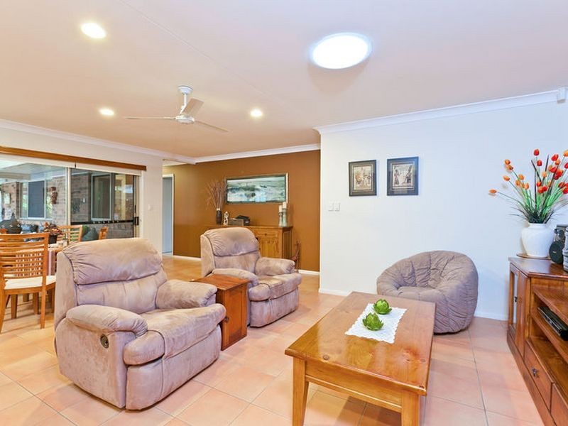 9 Crossley Drive, Wellington Point QLD 4160