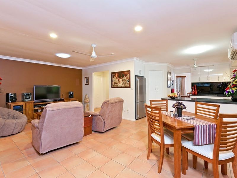 9 Crossley Drive, Wellington Point QLD 4160